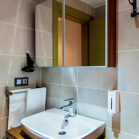 Apartmanhotel Eastncool 3*