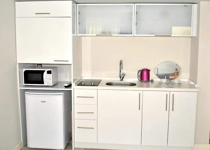 מלון דירות Eastncool 3*