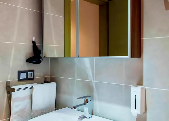 מלון דירות Eastncool 3*