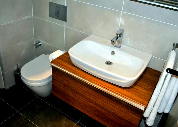 מלון דירות Eastncool 3*